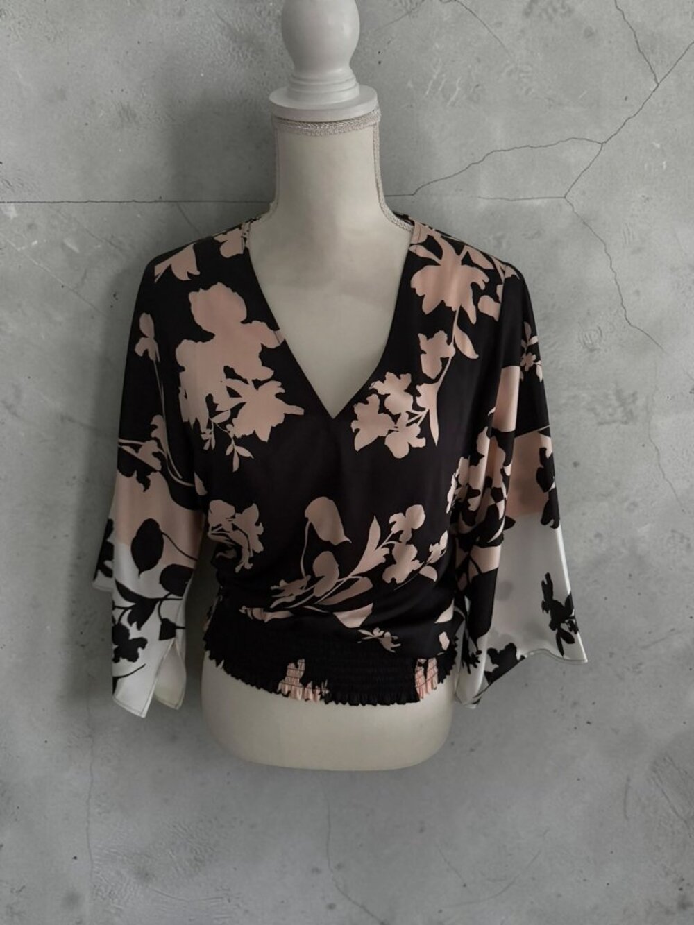White House Black Market Black Pink Floral Long Sleeve Top Size XXS
